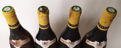 null 4 bouteilles PULIGNY MONTRACHET - Joseph DROUHIN 1997

Etiquettes et capsules...
