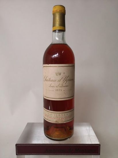 null 1 bouteille CHÂTEAU D'YQUEM - 1er Grand cru supérieur Sauternes 1975

Etiquette...