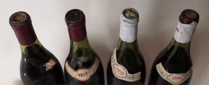 null 4 bouteilles BOURGOGNES ROUGES DIVERS A VENDRE EN L'ETAT

2 bouteilles SANTENAY...