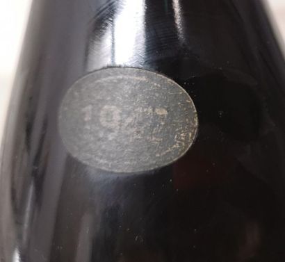 null 1 bouteille CHARMES CHAMBERTIN Grand cru - F. Fanton 1947

Niveau 4,5 cm.