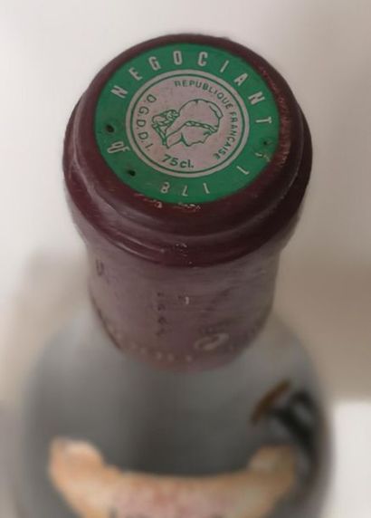 null 1 bouteille BEAUNE 1er cru "Clos des Avaux" - Camille GIROUD 1990