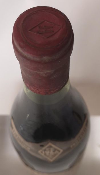 null 1 bouteille ALOXE CORTON - Domaine PERRONET 1966

Etiquette légèrement tach...