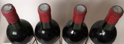 null 4 bouteilles MOUTON CADET - Bordeaux 1980

Une basse.