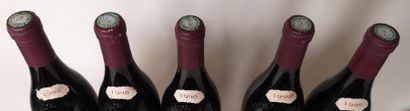null 5 bouteilles CHÂTEAUNEUF DU PAPE "Les Sinards" - PERRIN 1998 et 1999

3 bouteilles...