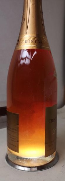 null 3 bouteilles CHAMPAGNE CRISTAL de ROEDERER A VENDRE EN L'ETAT 1986