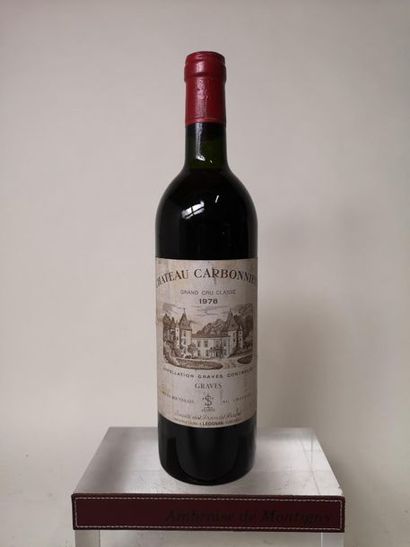 null 1 bouteille CHÂTEAU CARBONNIEUX - Cc Pessac Léognan 1978

Etiquette légèrement...