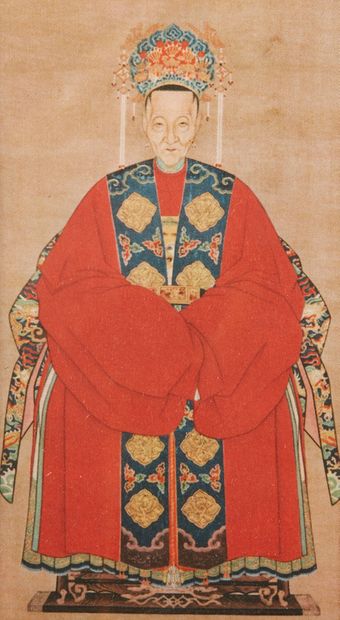 CHINE Portraits d'impératrices Trois reproductions sur tissus d'après des modèles...