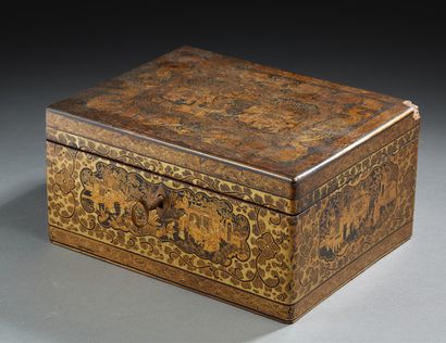 CHINE Rectangular tea box in black lacquered and gilded wood decorated with scenes...
