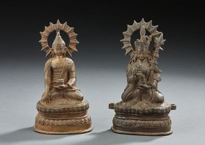 ASIE DU SUD EST Ensemble de deux sujets en bronze figurant des divinités bouddhiques.
H....