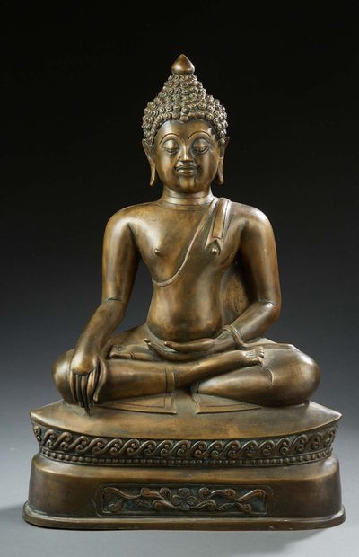 CHINE Bronze subject with patina medal showing Buddha in lotus position.
H.: 51 ...