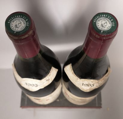 null 2 bouteilles MOREY SAINT DENIS - ODOUL COQUARD 1993


Etiquettes tachées.