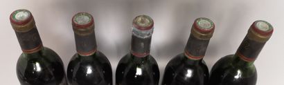 null 5 bouteilles Château MEYNEY - Saint Estèphe 1980


Etiquettes tachées. 2 base...