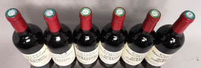 null 6 bouteilles Château HAUT MARBUZET - Saint Estèphe 2017


1 étiquette légèrement...