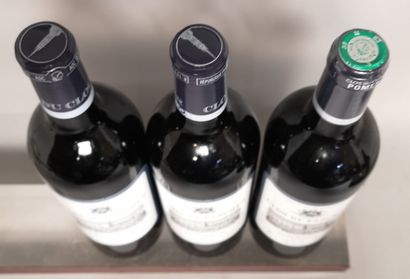 null 3 bouteilles CLOS DU CLOCHER - Pomerol 2014


1 étiquette légèrement griffé...