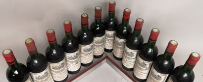 null 12 bouteilles CLOS L'HERMITAGE - Lalande de Pomerol 1980


Etiquettes tachées...