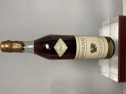 null 1 flacon 70 Cl ARMAGNAC - Château de LAUBADE En coffret bois. 1948 Mis en bouteille...