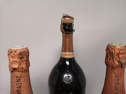 null 3 bouteilles CHAMPAGNES ROSE DIVERS A VENDRE EN L'ETAT : 1 bouteille de LAURENT...