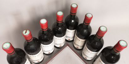 null 8 bouteilles Château LA FAYE - Côtes de Castillon 1970


2 légèrement basses,...