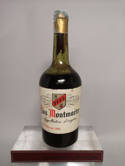null 1 bouteille CLOS MONTMARTRE "cuvée réservée" - Ville de PARIS 1982


Etiquette...