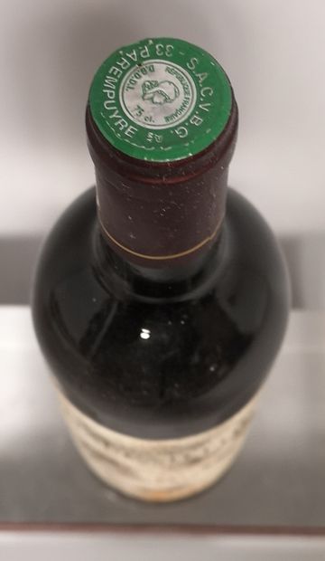 null 1 bouteille Château MAUCAILLOU - Moulis 1990


Etiquette tachée.