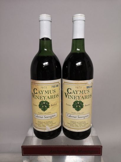 null 2 bouteilles Etats Unis CAYMUS VINEYARD - Napa Valley 1975


Etiquette légèrement...