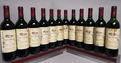 null 12 bouteilles HAUT MEVRET - Côtes de Bourg 9 bouteilles de 1998, 2 de 1997 et...