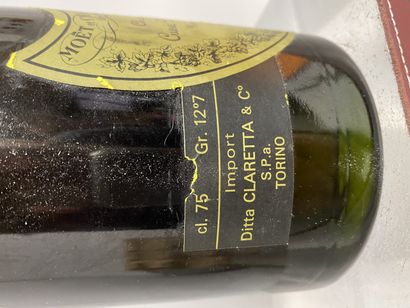null 1 bouteille CHAMPAGNE DOM PERIGNON 1971


Etiquette tachée, niveau 4.5 cm sous...