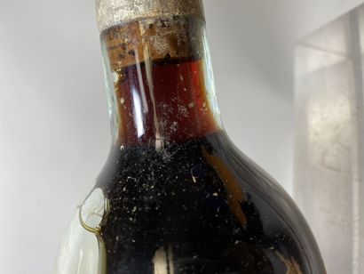 null 1 bouteille Château RIEUSSEC - 1er Cc Sauternes 1929


Etiquette abimée, capsule...