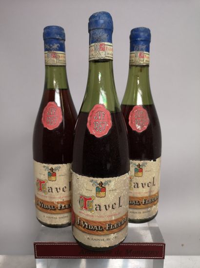 null 3 bouteilles TAVEL (rosé) - J. Vidal Fleury 1957


Etiquette lég. tachées et...