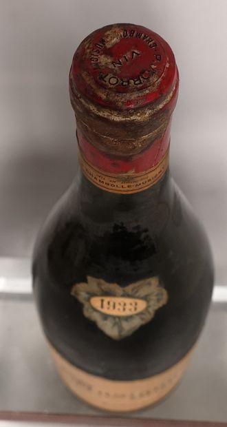 null 1 bouteille MUSIGNY - P. JORROT 1933


Etiquette légèrement griffée. Niveau...