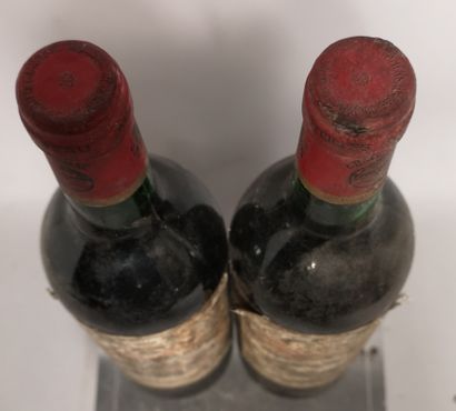 null 2 bouteilles Château de CAMENSAC - Haut Médoc 1976


Etiquettes tachées et abîmées....
