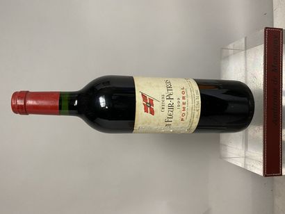 null 1 bouteille Château La FLEUR PETRUS - Pomerol 1999


Etiquette légèrement tachée...