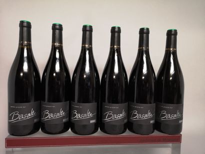 null 6 bouteilles COTES D'AUVERGNE "Petites grappes sur Basalte" - VIGNOBLES SAINT...