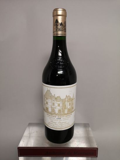 null 1 bouteille Château HAUT BRION - 1er GCC Graves 1999


Etiquette légèrement...