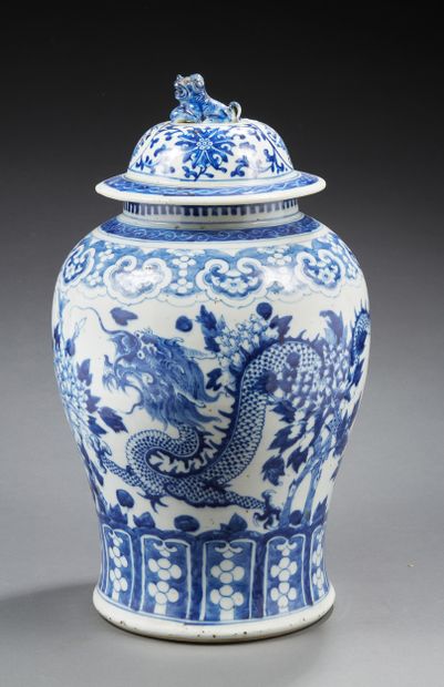 CHINE Two covered porcelain vases decorated in blue underglaze with a dragon for...