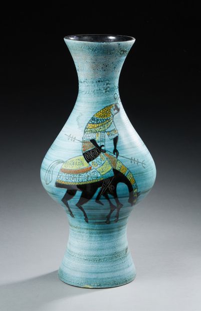 Jean de LESPINASSE (1896-1979) 
Grand vase en céramique émaillée bleue à décor en...