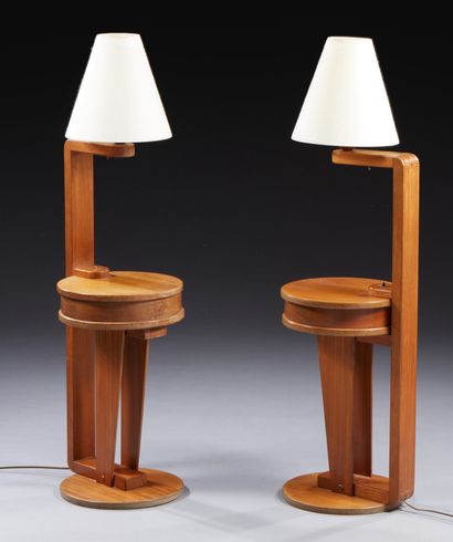 André SORNAY (1902-2000) 
Paire de tables de lecture modernistes en placage d'acajou...