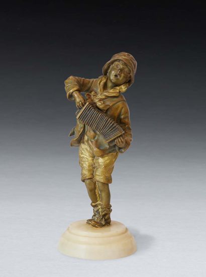 Demeter CHIPARUS (1886-1947) 
Joueur d'accordéon
Sculpture en bronze à patine dorée...