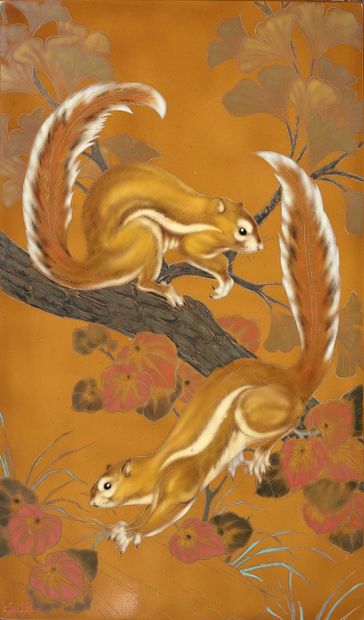 GASTON SUISSE (1896-1988) 
Ecureuils roux dans les Ginkgos
Laque polychrome gravée...