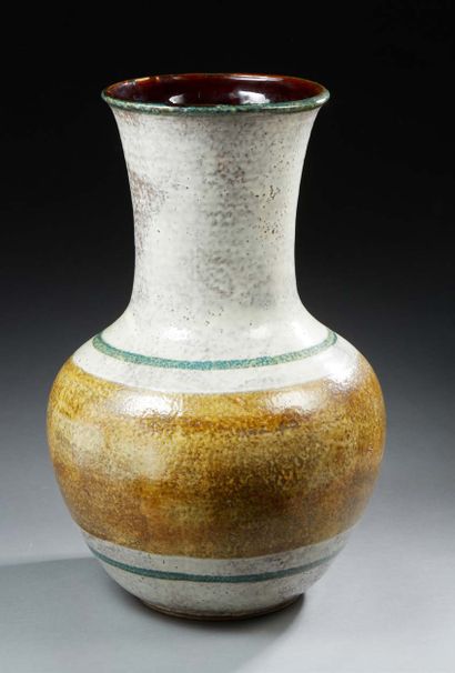 TRAVAIL 1960 
Grand vase balustre en céramique émaillée
H : 51,5 cm
(léger éclat...