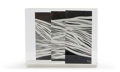 Gérard KOCH (né en 1926) Suite of two sculptures in cut and painted black and white...