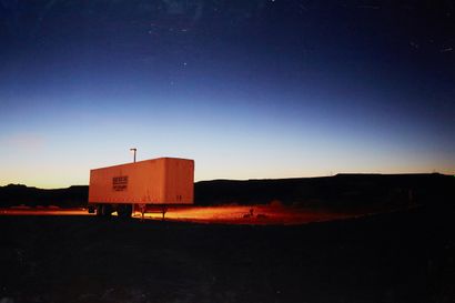 PATRICE KONRAD (XXe SIÈCLE) Desert sunrise, 2012
Photograph printed on Fujiflex silver...