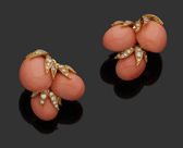 FRED Set in gold 750 thousandths and cabochons of coral skin of angel posed in a...