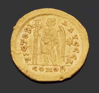 null 
MARCIEN (450-457)



Solidus. 4,41 g. Constantinople.



Son buste de face....