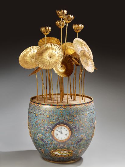 CHINE Large clock with automata in the form of a basin containing lotus leaves, buttons...