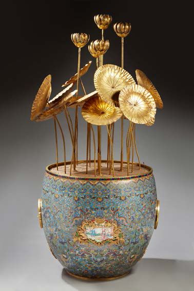 CHINE Large clock with automata in the form of a basin containing lotus leaves, buttons...