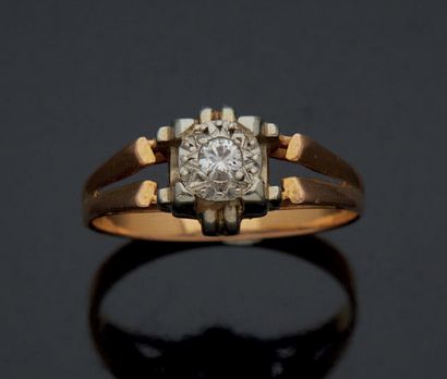  Yellow gold and platinum ring, like a signet ring, set with a small diamond on an...