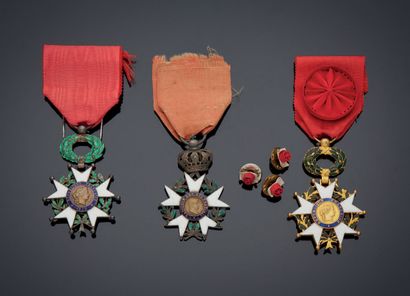 null SET OF MEDALS including three silver and gilded metal legions of honor.
Gross...