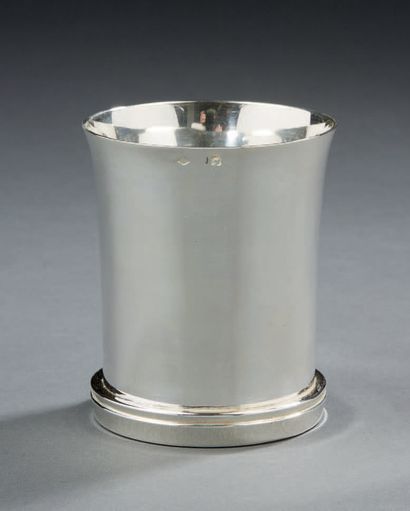 PUIFORCAT Silver kettle on foot in the Art-Deco style.
Minerve hallmark.
Goldsmith:...