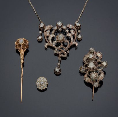 null LOWER PART OF A gold and silver garland-style pendant, composed of more or less...
